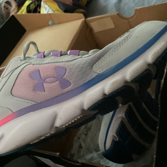 Shoes - Picture 1 of 5